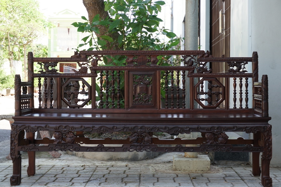 TK01: Trường kỷ Huế vân khúc - Bộ bàn ghế phòng khách bằng gỗ gụ TK01: Trường kỷ Huế vân khúc - Bộ bàn ghế phòng khách bằng gỗ gụ