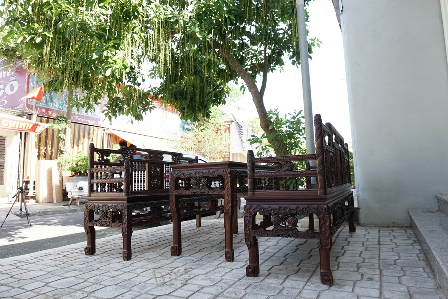 Bàn ghế gỗ cao cấp: Trường kỷ vân khúc (TK01)
