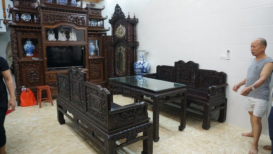 Khách hàng luôn chắt lọc những bộ trường kỷ đẹp nhất mang giá trị về chiều sâu (Ảnh: Dotinh.com)