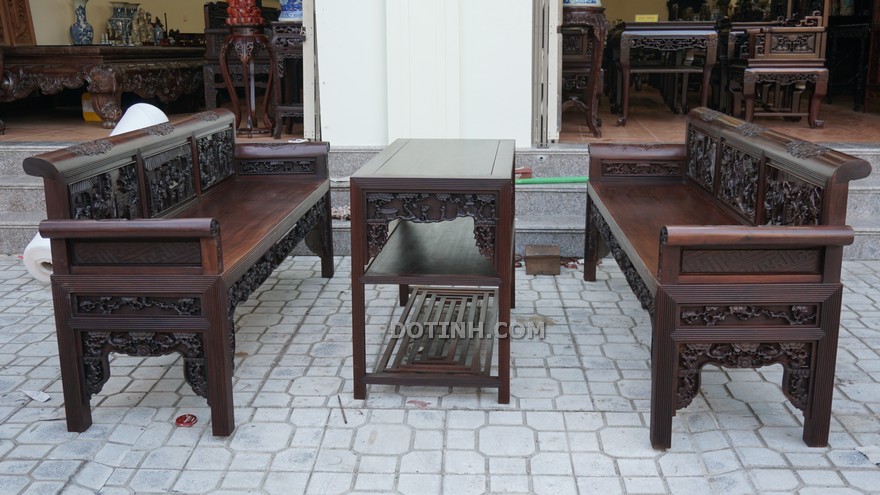 Trường tam quốc gụ cũ - Linh hồn của sự quyền quý (Ảnh: Dotinh.com)