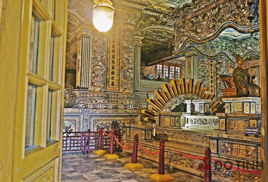 lang khai dinh 35