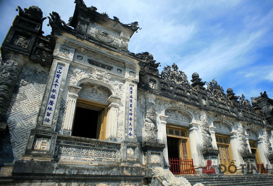 lang khai dinh 9