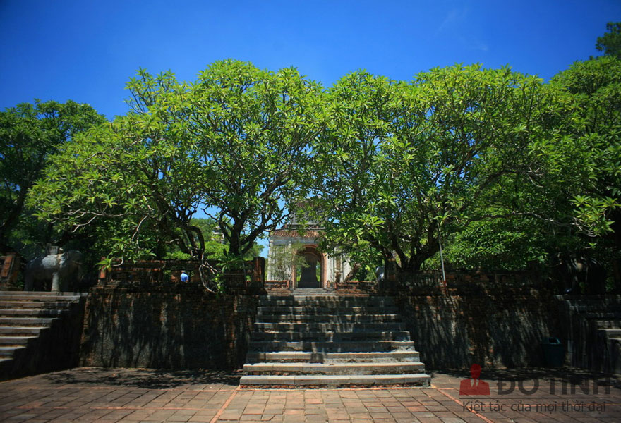 lang tu duc 13