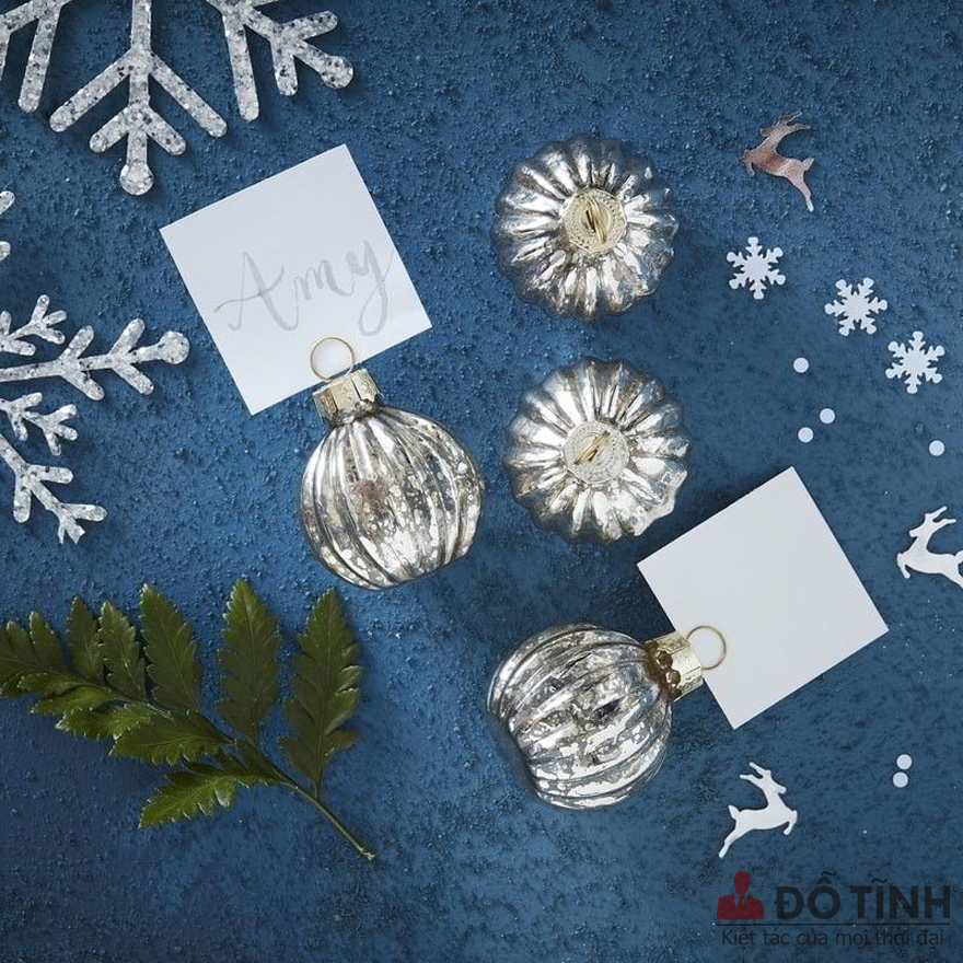 y tuong trang tri noel cho van phong 4