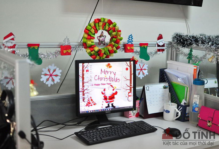 y tuong trang tri noel cho van phong 43