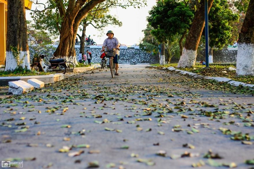 Bác thương binh ngày ngày đạp xe quanh hồ