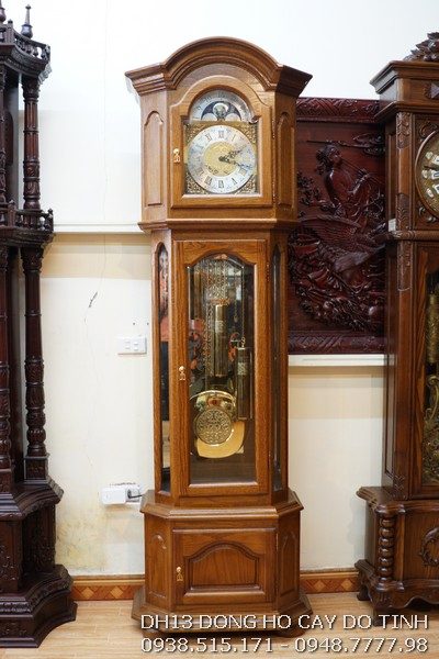 DH13: Đồng hồ cây gỗ sồi Nga hiện đại, sang trọng (Ảnh: Dotinh.com)