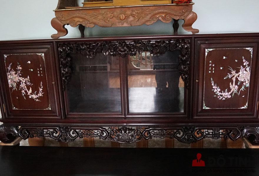 Bàn giao sập mai thọ + tủ mai cheo cho khách hàng Quảng Ninh (Ảnh: Dotinh.com)