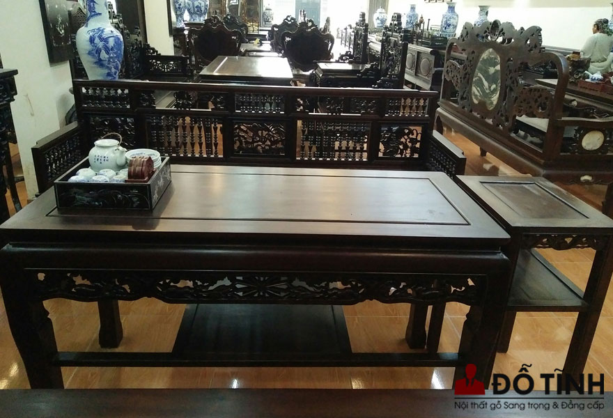Mặt bàn được làm bóng nhẵn (Ảnh: Dotinh.com)