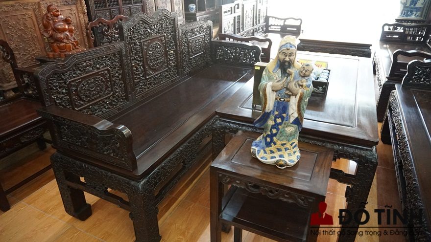 TK11: Trường kỷ triện dắt cung đình Huế gỗ gụ cao cấp (Ảnh: Dotinh.com)