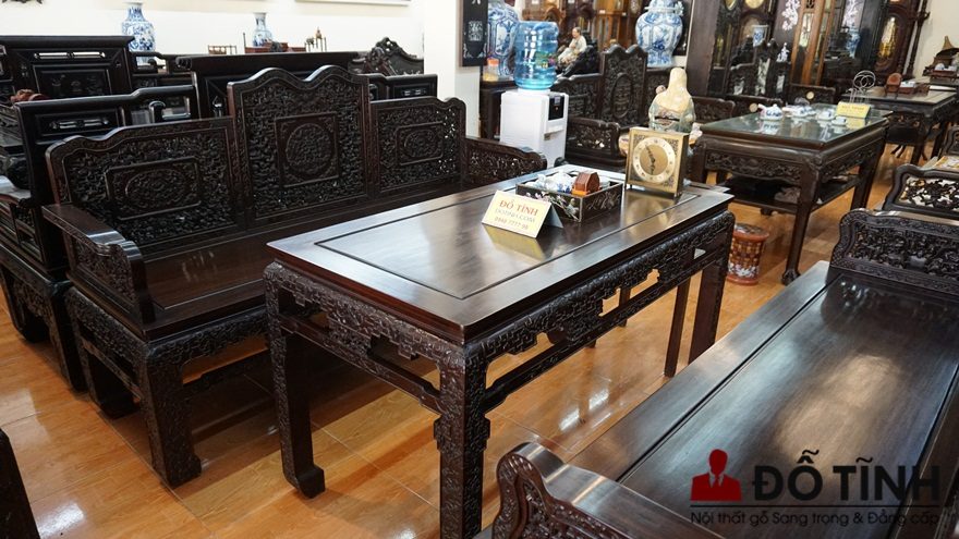 Bộ trường kỷ triện dắt cung đình Huế - Sự vương giả, quý tộc (Ảnh: Dotinh.com)