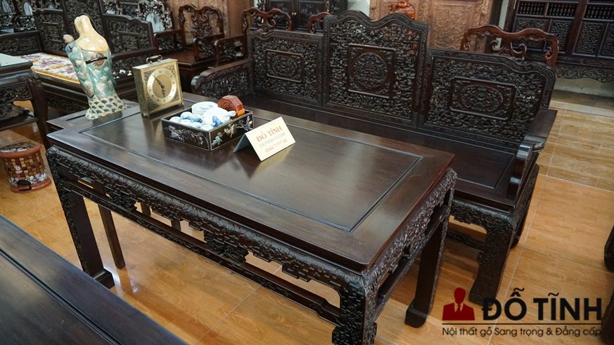Bộ trường kỷ triện dắt cung đình Huế - Sự vương giả, quý tộc (Ảnh: Dotinh.com)