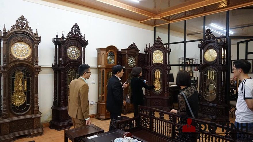 Địa chỉ bán đồng hồ gỗ đẹp tphcm không nên bỏ qua (Ảnh: Dotinh.com)