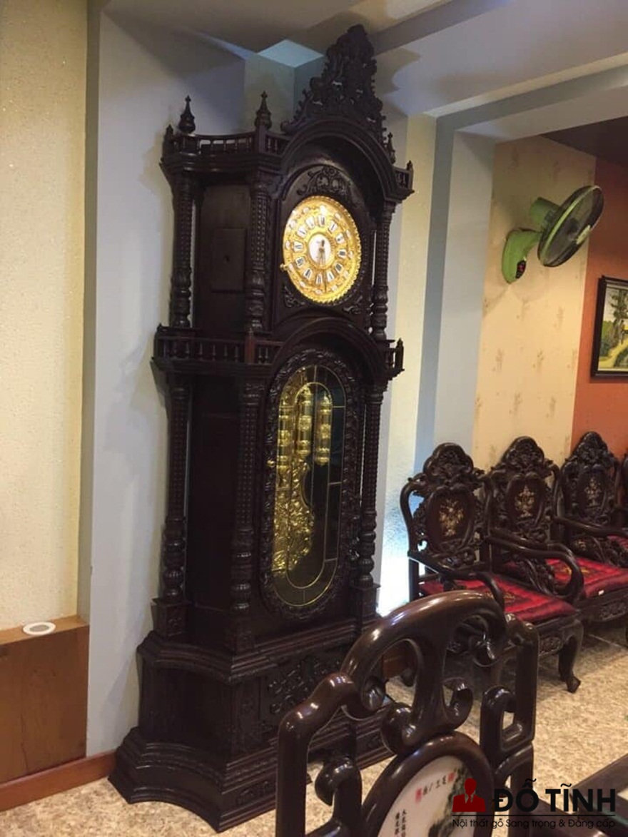 Chất gỗ làm nên vỏ đồng hồ (Ảnh: Dotinh.com)