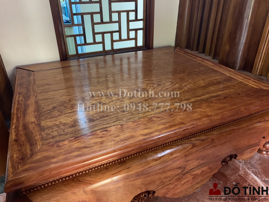 Sập gỗ gụ cẩm lai với kỹ thuật trà nhám đẳng cấp, tinh hoa của nghệ nhân Hải Minh (Ảnh: Dotinh.com)