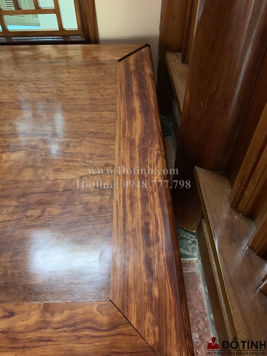 Sập có 4 góc thì gồm 2 góc hở và 2 góc khớp nối với nhau (Ảnh: Dotinh.com)