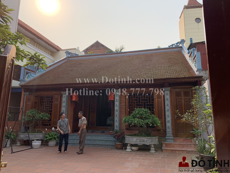Bàn giao bộ sập gụ tủ chè cho nhà anh Tuấn tại Hà Nội (Ảnh: Dotinh.com)