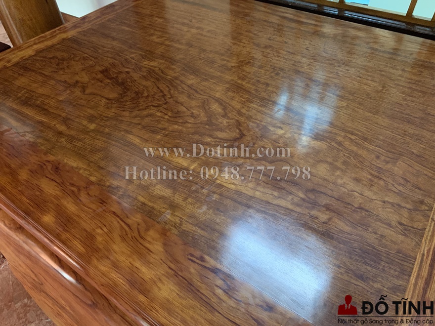 Bàn giao bộ sập gụ tủ chè cho nhà anh Tuấn tại Hà Nội (Ảnh: Dotinh.com)