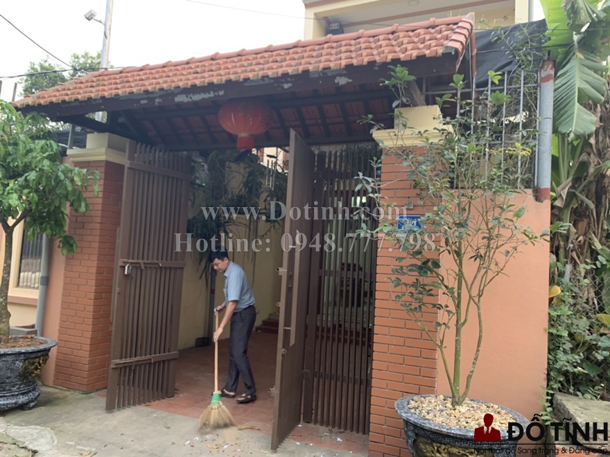 Bàn giao bộ sập gụ tủ chè cho nhà anh Tuấn tại Hà Nội (Ảnh: Dotinh.com)