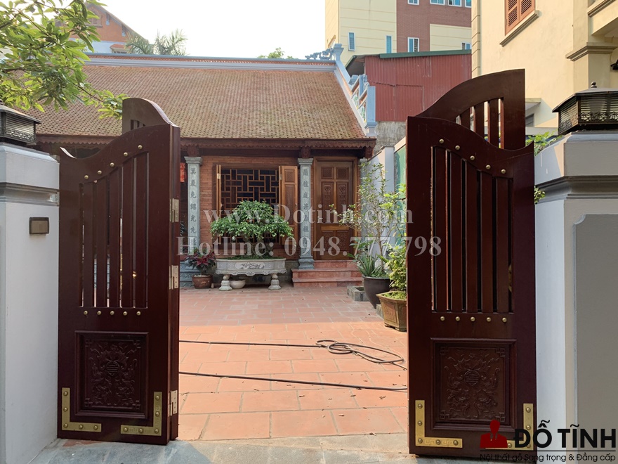 Bàn giao bộ sập gụ tủ chè cho nhà anh Tuấn tại Hà Nội (Ảnh: Dotinh.com)