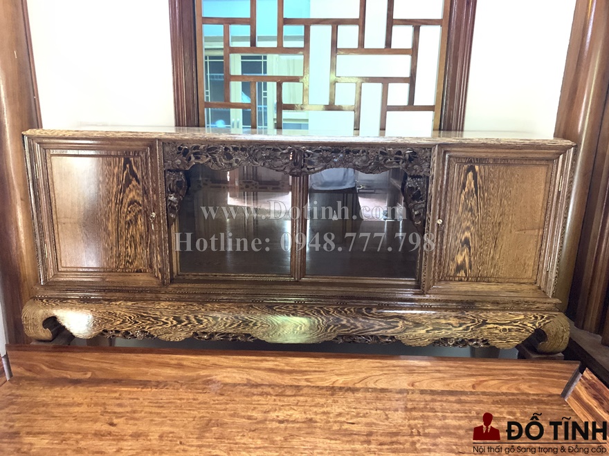 Bàn giao bộ sập gụ tủ chè cho nhà anh Tuấn tại Hà Nội (Ảnh: Dotinh.com)