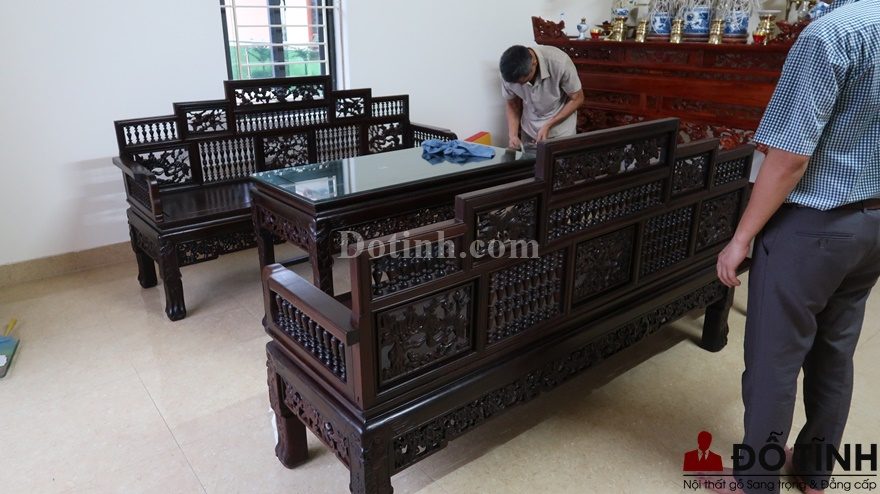 Trường kỷ song tiện ngũ sơn Huế - Vẻ đẹp thoáng đãng, thanh thoát (Ảnh: Dotinh.com)