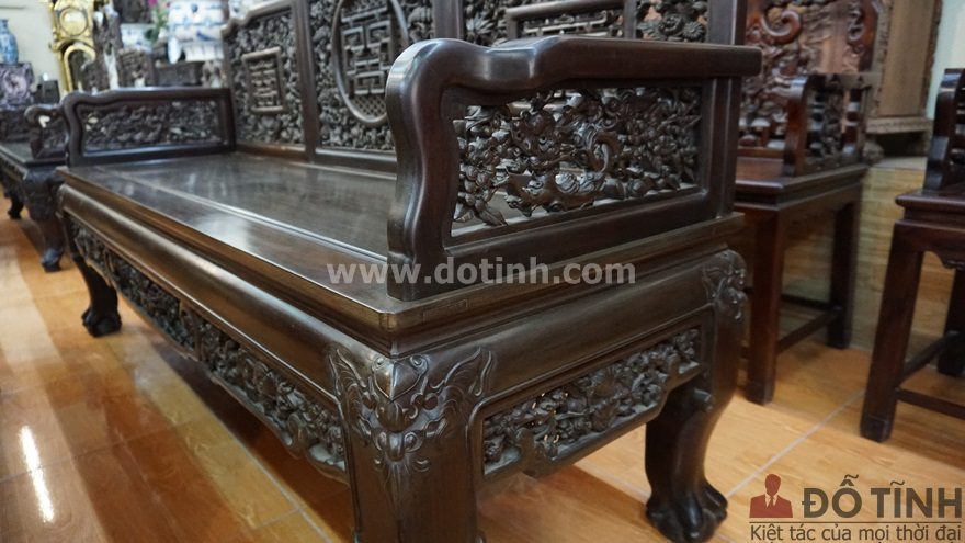 Trường kỷ mai thọ ngàn năm – Đỉnh cao nghệ thuật chạm khắc (Ảnh: Dotinh.com)