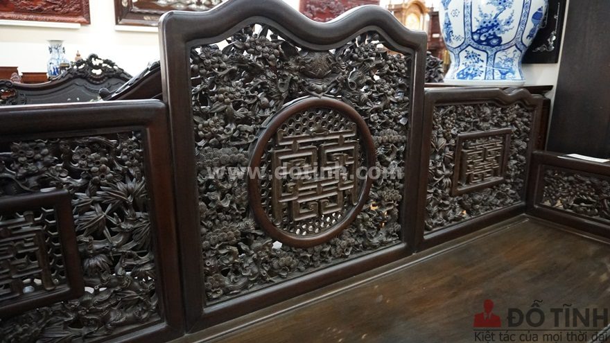 Trường kỷ mai thọ ngàn năm – Đỉnh cao nghệ thuật chạm khắc (Ảnh: Dotinh.com)