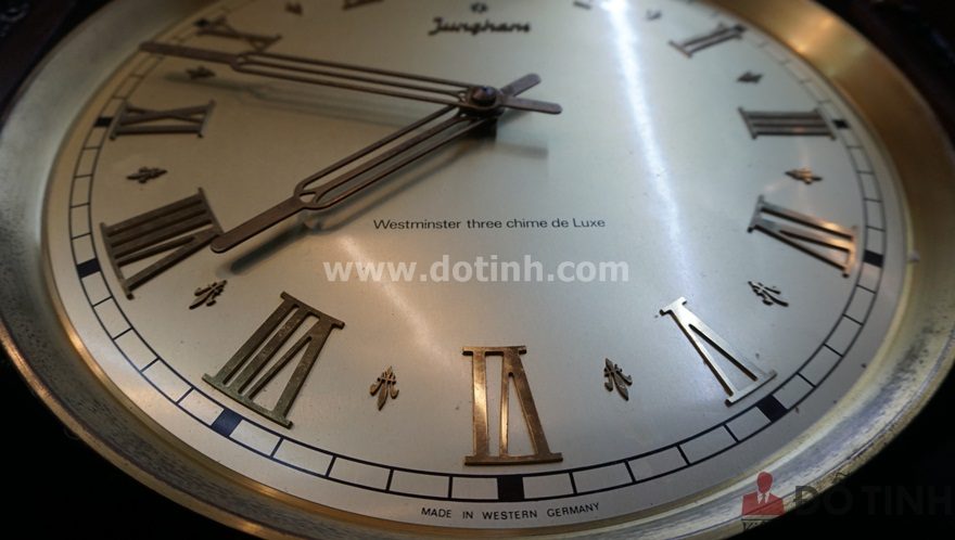 DH25: Junghans Clock - Đồng hồ cây Đức (Ảnh: Dotinh.com)