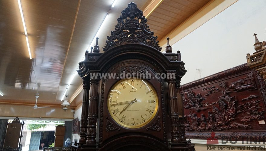 DH25: Junghans Clock - Đồng hồ cây Đức (Ảnh: Dotinh.com)