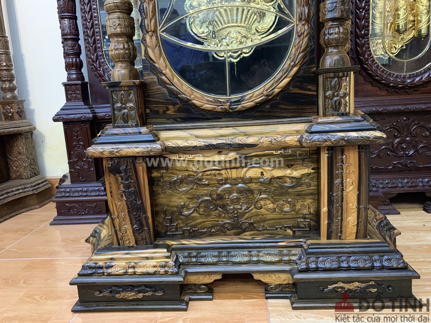 DH19| Đồng hồ gỗ mun Hoa Da Báo ( Hàng Thửa) DH19: Siêu phẩm đồng hồ cây gỗ mun hoa da báo (Ảnh: Dotinh.com)