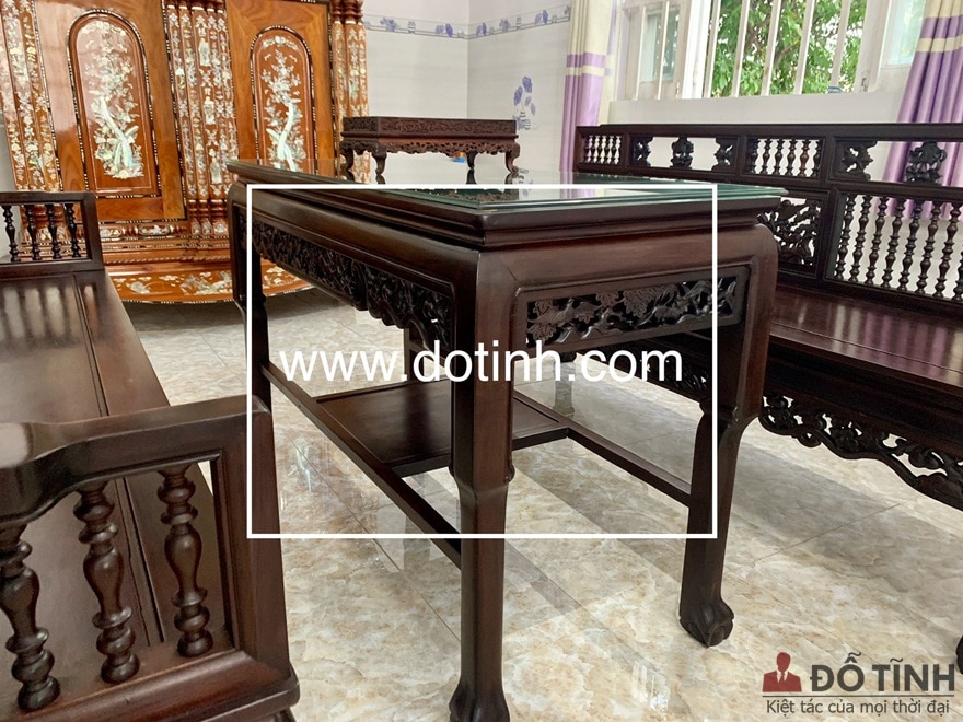 Những đường chỉ trên ghế, hay góc cạnh đều được làm sắc nét, chỉn chu không tì vết - Ảnh: Dotinh.com