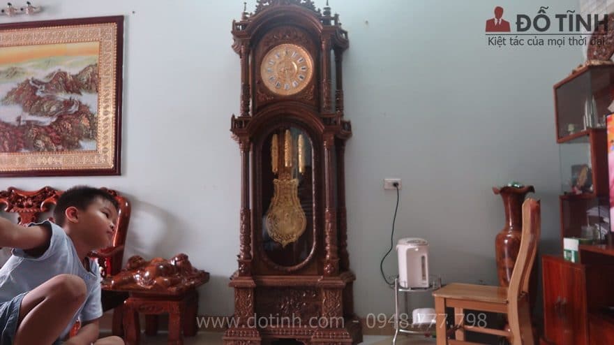 Bộ diện được chế tác từ nguyên liệu đồng nguyên chất và được dát lớp vàng khá là dày 24k - Ảnh: Dotinh.com