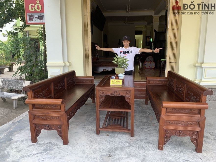 TK09 A1: Trường kỷ bảo áp xuyên niên gụ ta siêu đẹp - Ảnh: Dotinh.com