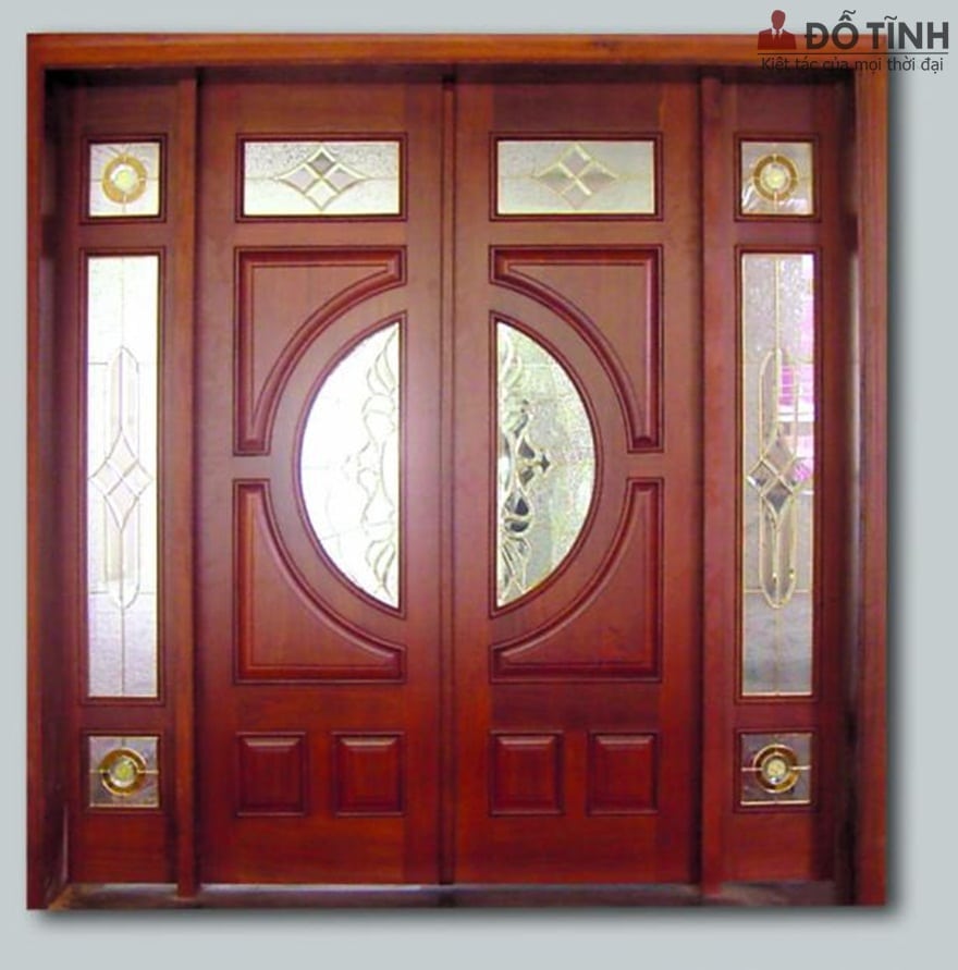 Cửa gỗ lim - Ảnh: Internet