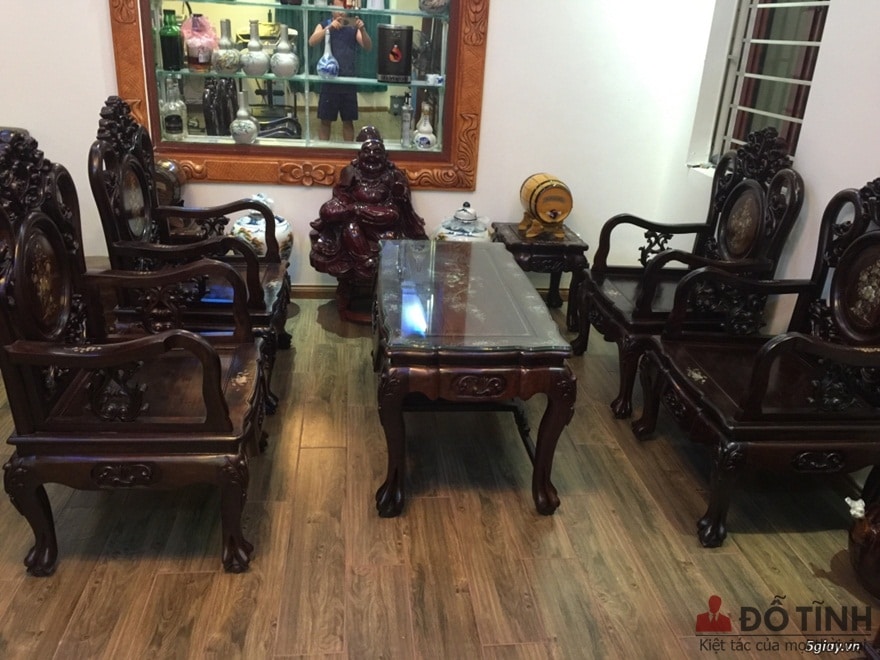 Bàn ghế gỗ trắc - Ảnh: Internet