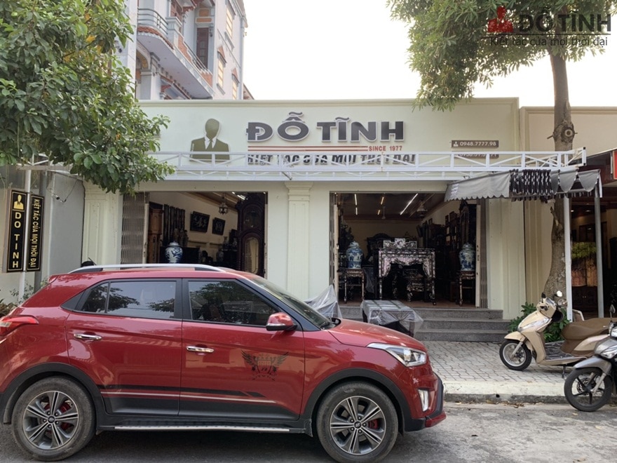 Khách Hải Phòng về đặt mua bộ trường kỷ trúc kê - Ảnh: Dotinh.com