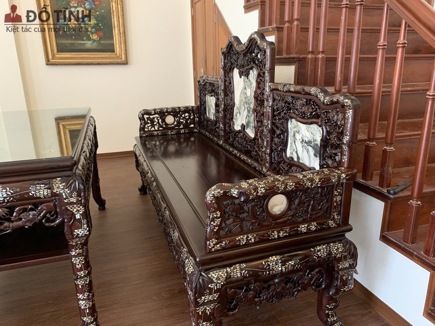 Khung tựa ghế được làm rất chắc chắn, cứng cáp, nét khảm mỹ mãn - Ảnh: Dotinh.com