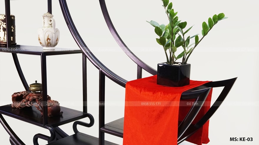 KE-03| Kệ Bày Đồ Ánh Trăng Khuyết Kệ bày đồ ánh trăng khuyết gỗ gụ - sinh động với chậu cảnh nhỏ xinh