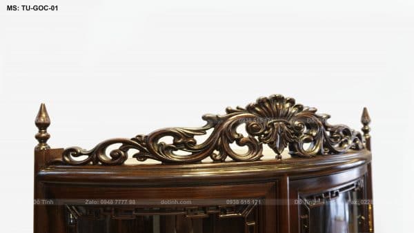 Tủ góc được làm bằng chất liệu gỗ gụ mật do Đỗ Tĩnh sản xuất