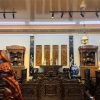 Cặp câu đối mai điểu